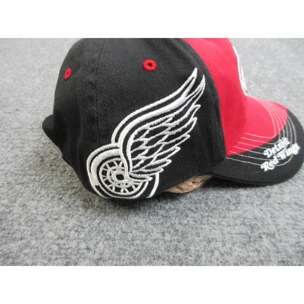 Detroit Red Wings Hat Cap Strap Back OSFA Black Red NHL Hockey Mens‎ Embroidered